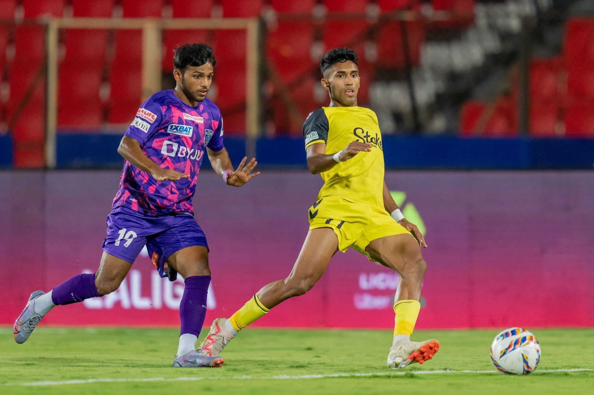 Kerala Blasters&#039; Mohammed Aimen and Hyderabad&#039;s Abdul Rabeeh in action on Friday. [ISL]
