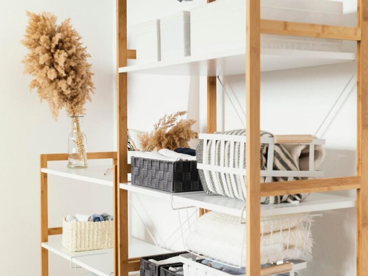 Small bedroom decor mistake 2: Lacking a proper storage system (Image via Freepik)