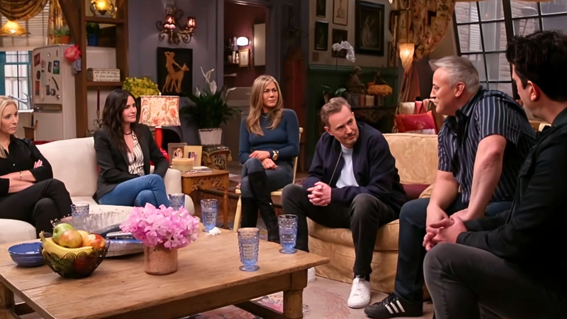 There were six friends in the show Friends: Chandler, Joey, Monica, Phoebe, Rachel, and Ross (Image via YouTube/ Rotten Tomatoes TV, 1:23)