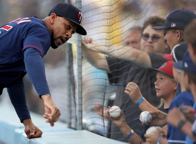 "I just didn't know somebody grabbed his ball" - Byron Buxton gives fan unforgettable moment, shares heartfelt response to autograph mishap