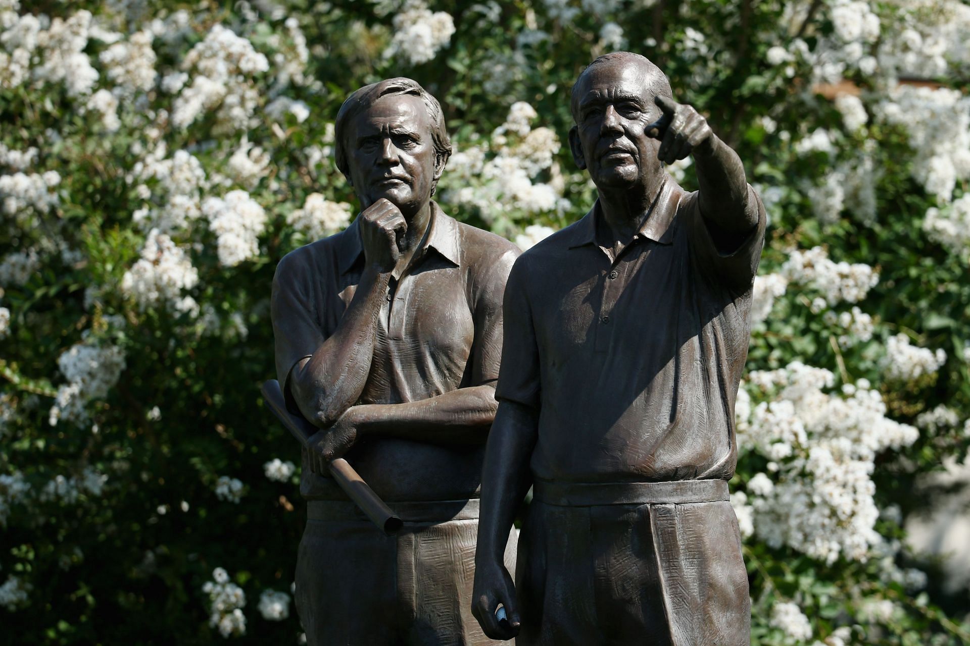 Statues of Jack Nicklaus and Dwight Gahm at Valhalla Golf Club (Image via Getty)