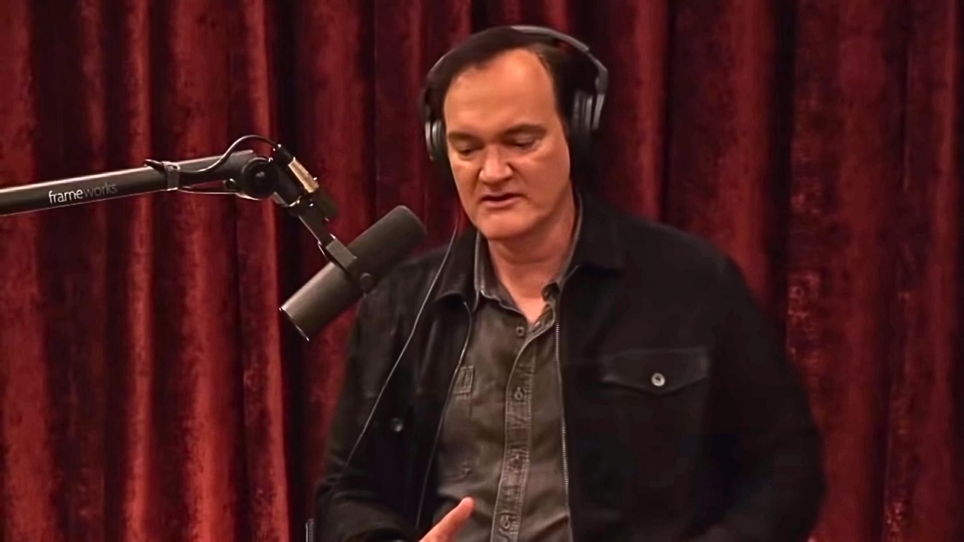 Tarantino in a video where he talks about Pulp Fiction (Image via YouTube/PowerfulJRE)