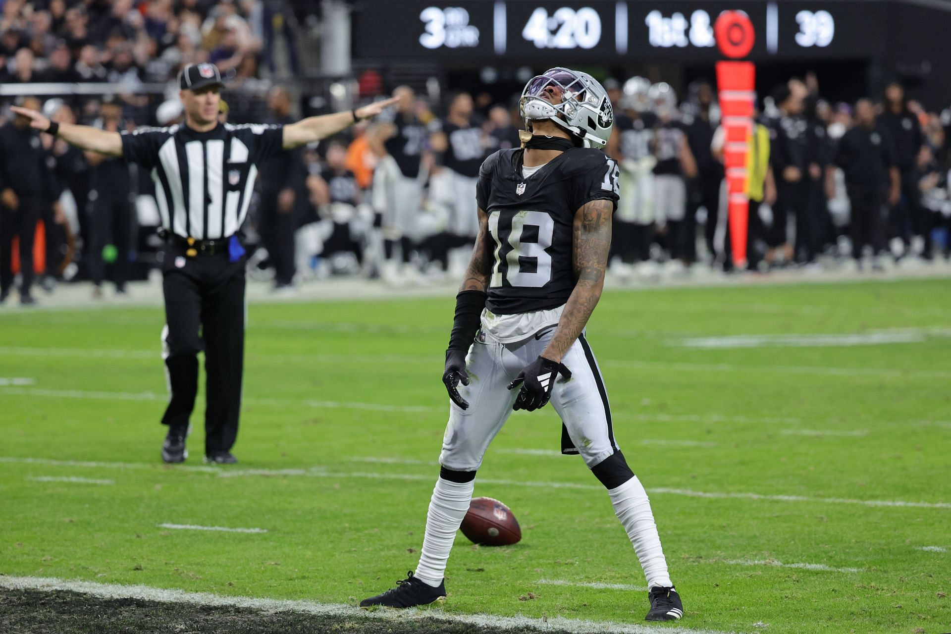 Denver Broncos v Las Vegas Raiders