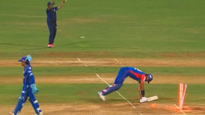 [Watch] Ishan Kishan's presence of mind leads to Axar Patel's run out during MI vs DC IPL 2024 match
