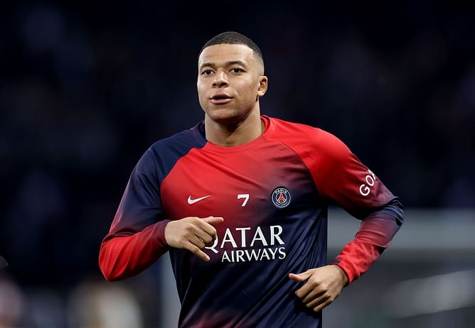 Kylian Mbappe slammed by L'Equipe for his underwhelming showing against Barcelona, receives 3/10 rating