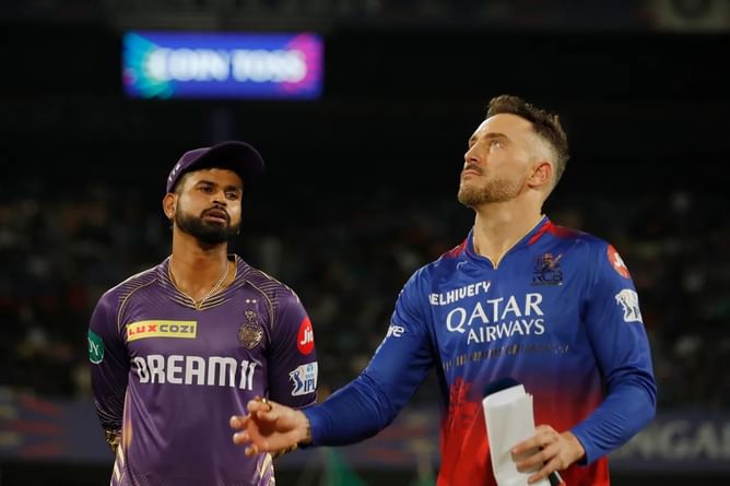 IPL 2024 : RCB ने टॉस जीतकर चुनी गेंदबाजी, KKR के खिलाफ लौटे 3 बड़े खिलाड़ी