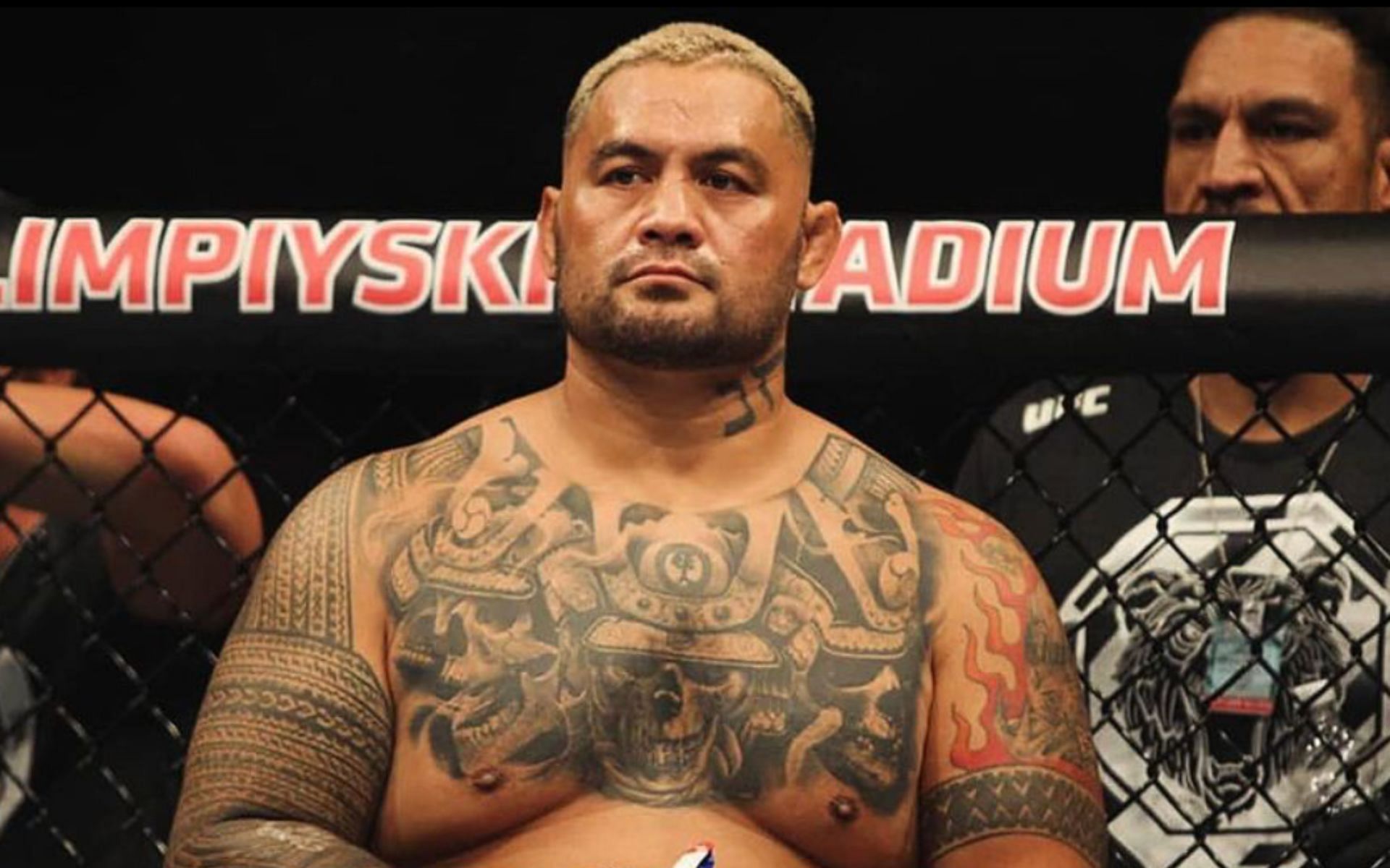 Mark Hunt (pictured) calls out the UFC for low fighter pay [Photo Courtesy @therealmarkhunt on Instagram]