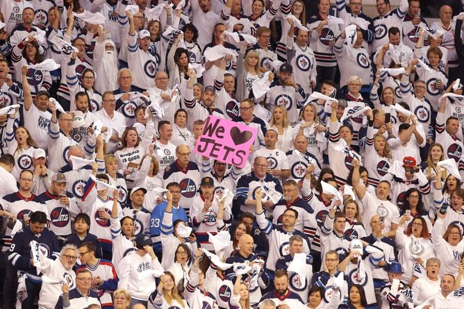 What is the Winnipeg Jets Whiteout? Looking at one of the oldest hockey playoff traditions