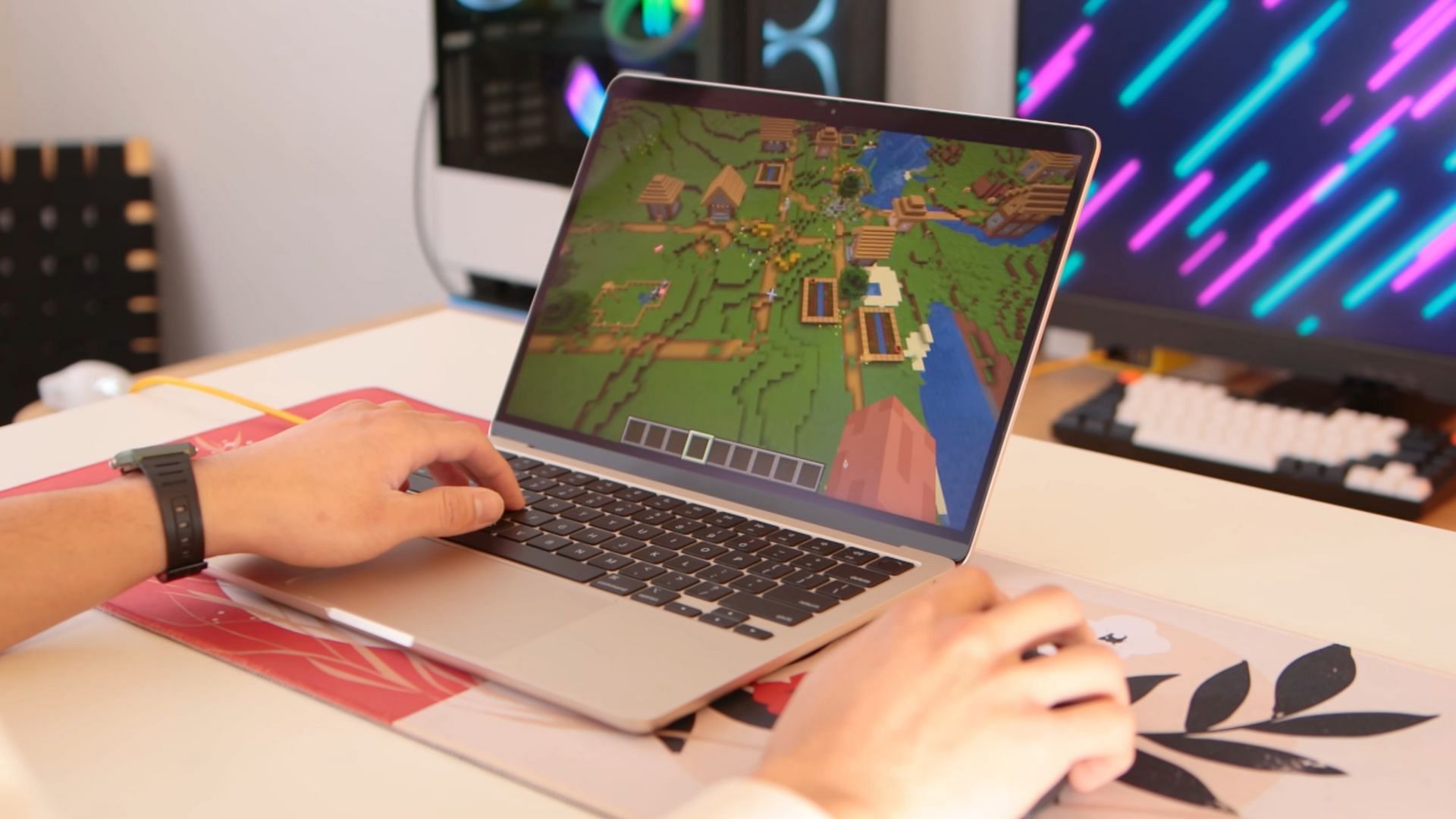 Apple MacBook Air M3 running Minecraft (Image via RichMe/YouTube)