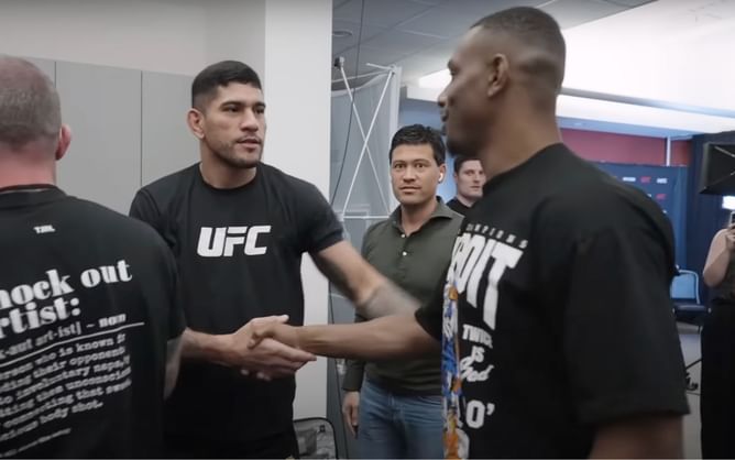"If not I owe you $300,000" - Ex-champion backs up his bold prediction for Alex Pereira vs. Jamahal Hill UFC 300 main event by betting his own money