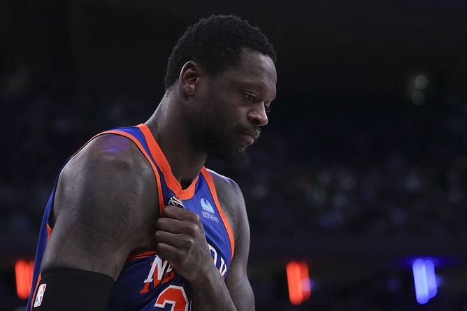 Julius Randle’s shoulder issue spurs orthopedician to rip analysts for incorrect diagnosis