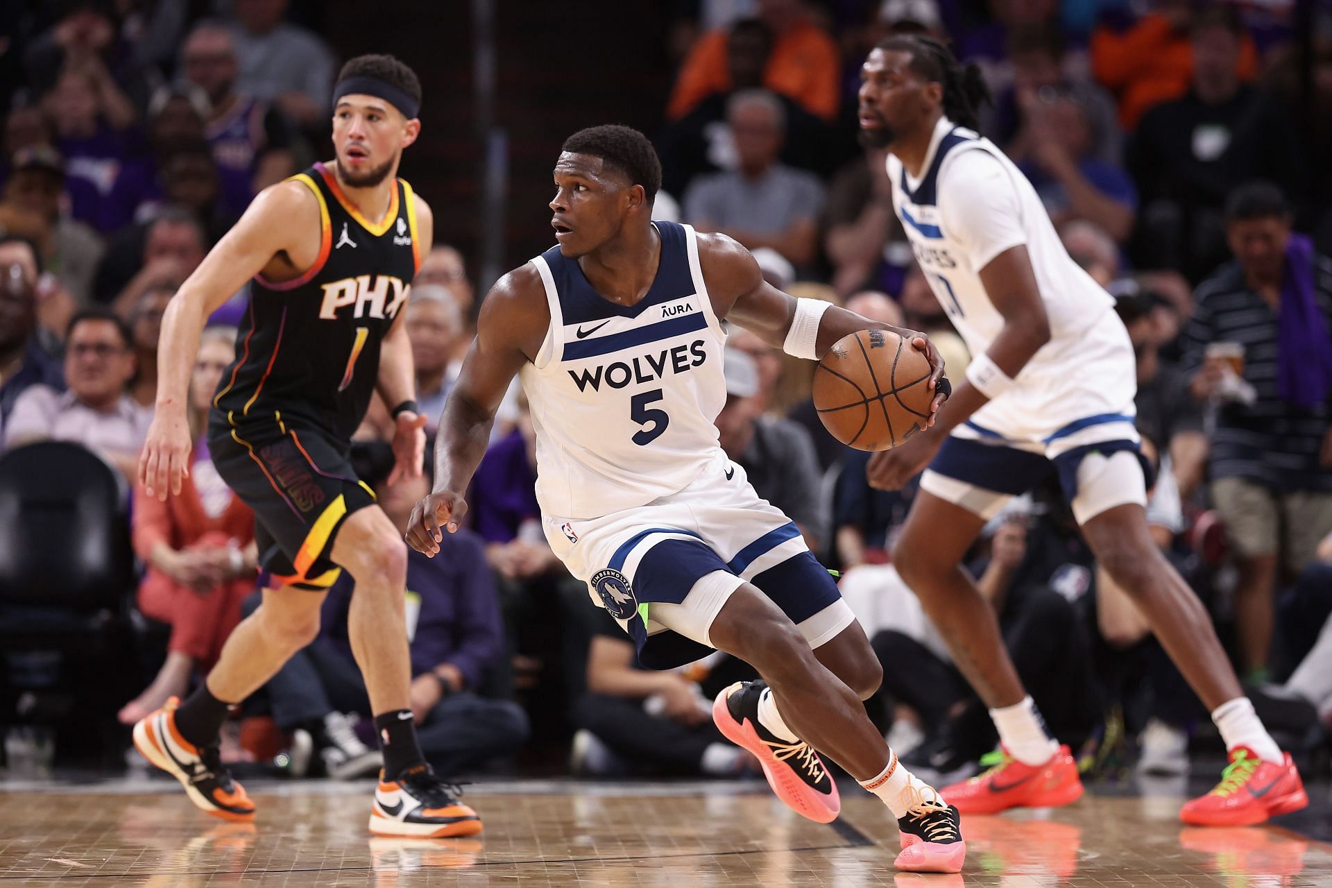 Minnesota Timberwolves v Phoenix Suns - Game Three