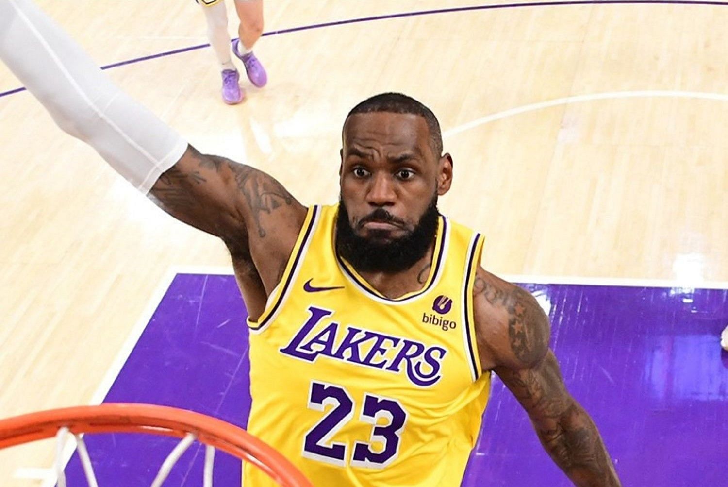 Lakers try inspiring LeBron James and Co. after showing Boston Red Sox and LA Kings overturning 0-3 videos in Game 4,