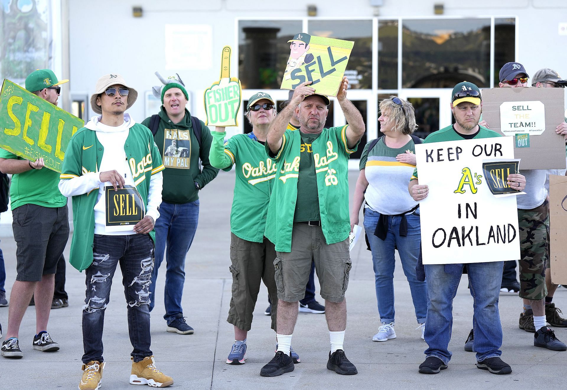 Cincinnati Reds v Oakland Athletics