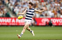 Geelong midfielder Max Holmes signs new 4-year deal amid interest from 3 AFL clubs