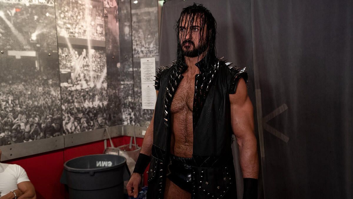 Drew McIntyre has signed a new contract with WWE.