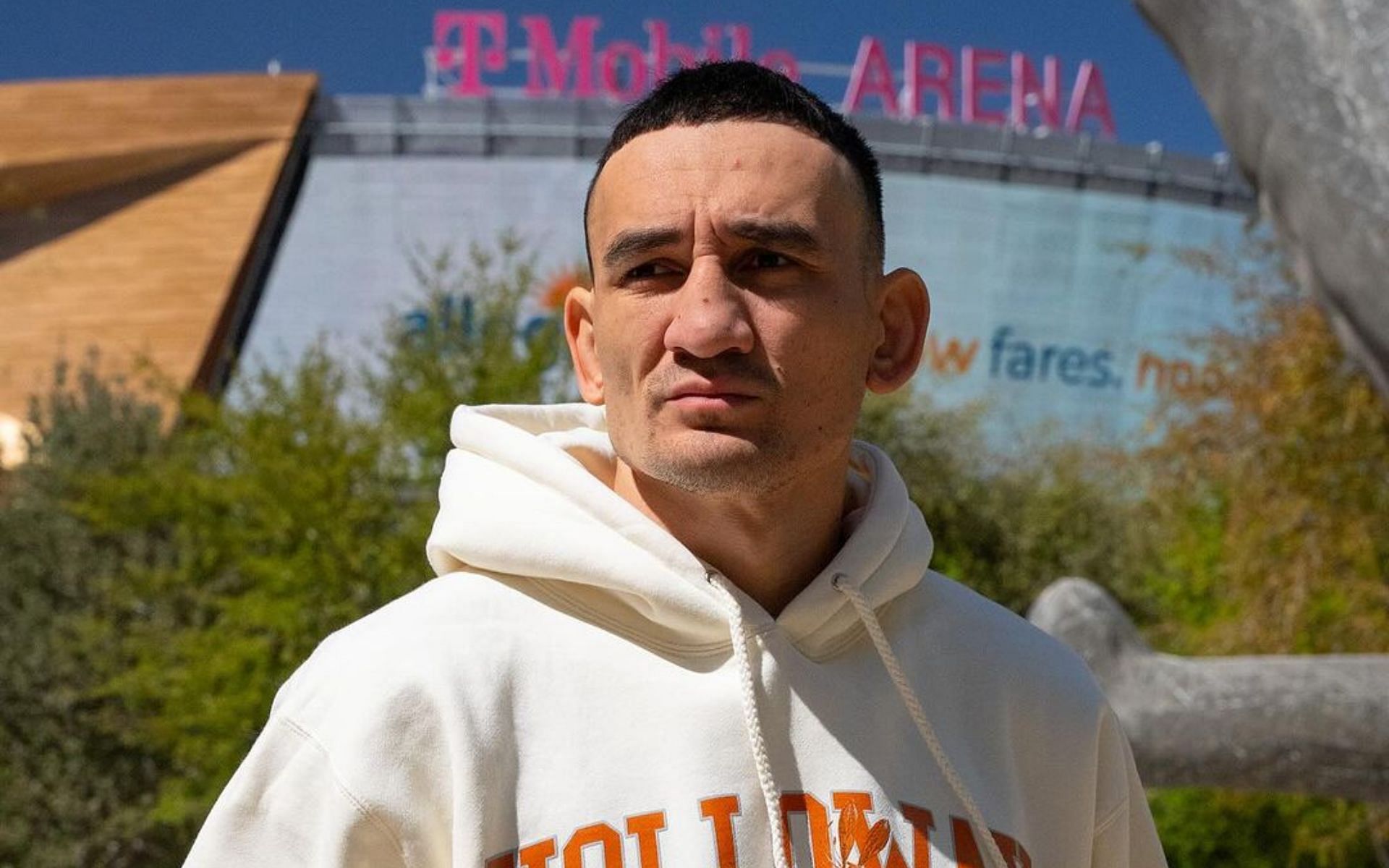 Max Holloway is widely revered for his exciting fighting style and legendary chin [Image courtesy: @blessedmma on Instagram]