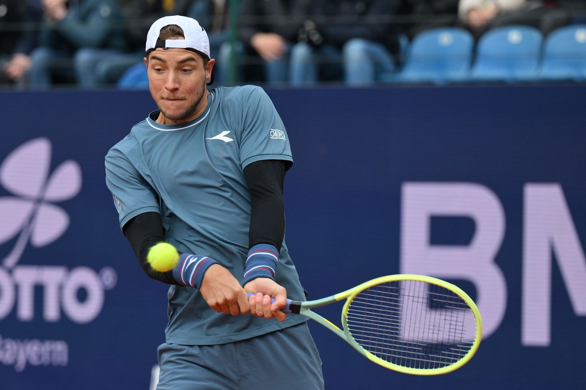 Struff is yet to drop a set this week.