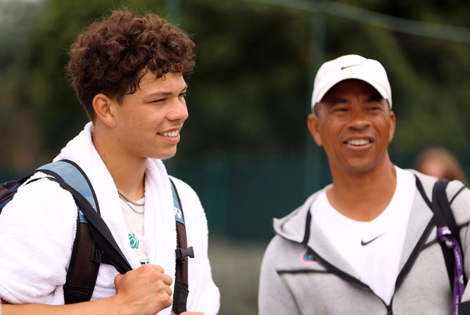 Ben Shelton's sister Emma reacts to American joining their father Bryan on ATP Houston Honors Board after 2024 Title