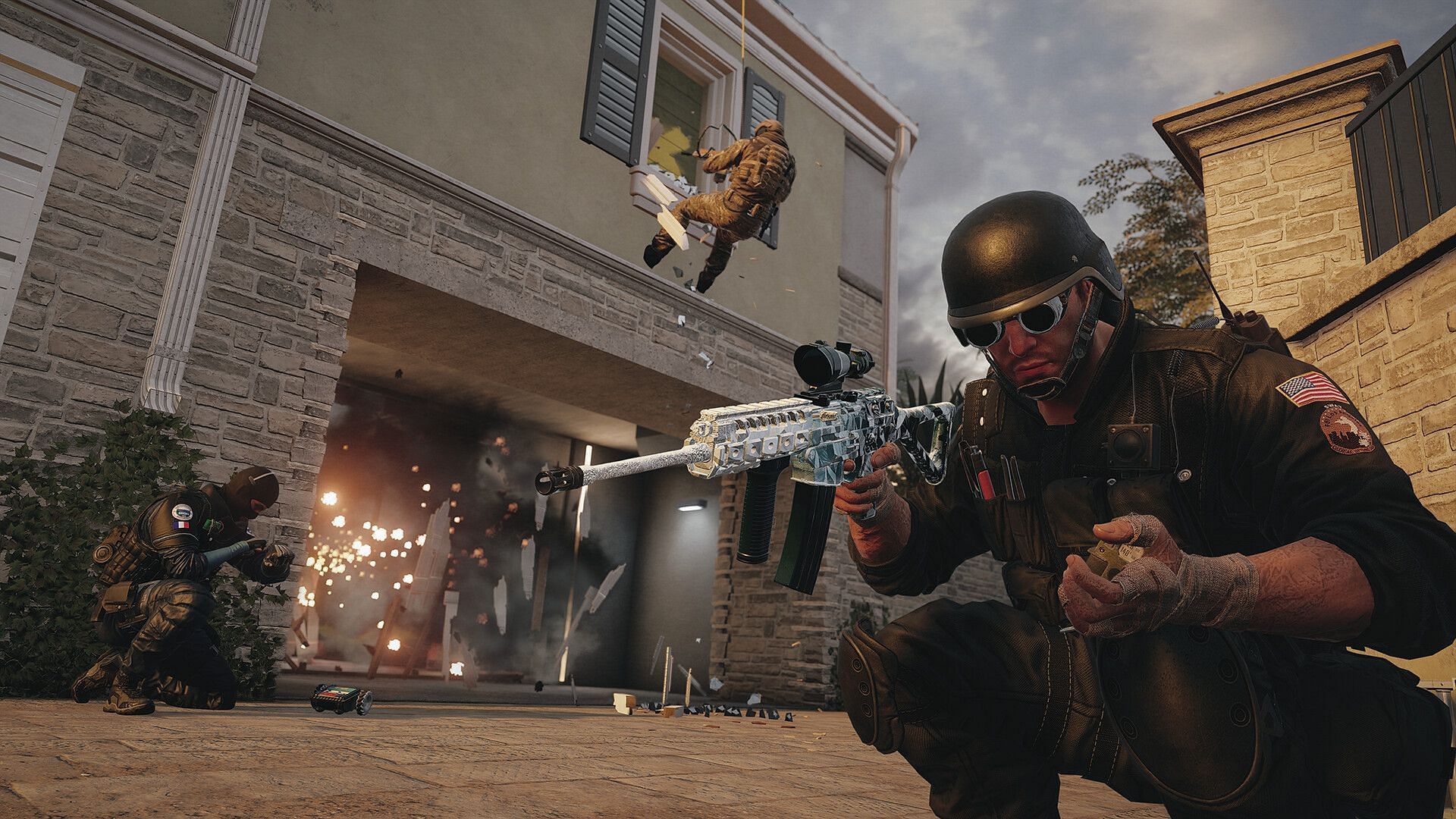 Teamwork is an essential part of Rainbow Six Siege and this issue will bar you from playing with your friends (Image via Ubisoft)