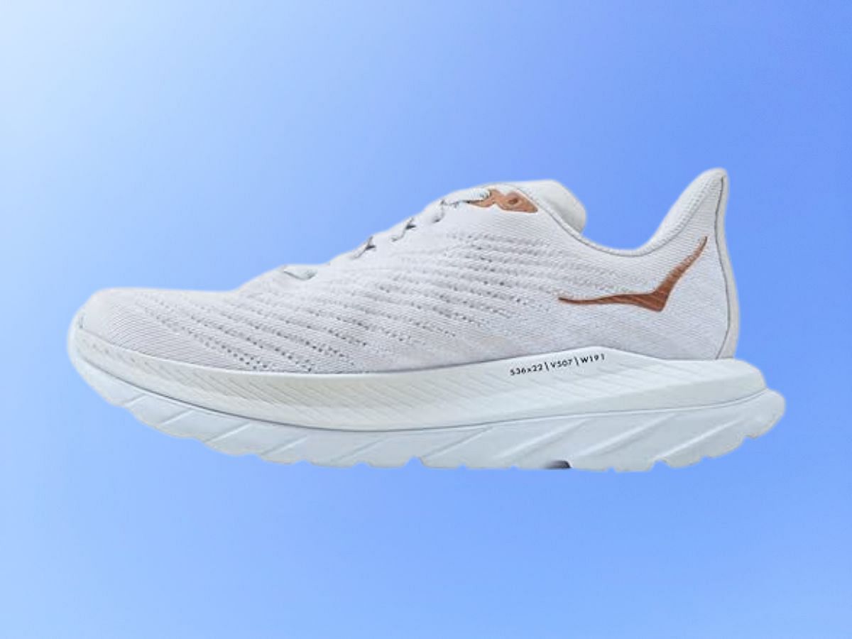 The Hoka Mach 5 women (Image via Amazon)