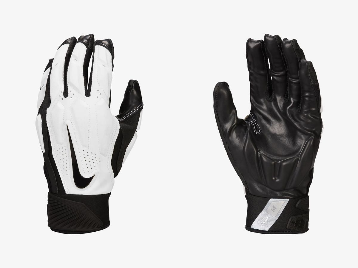 Nike D-Tack Football Gloves (Image via Nike)