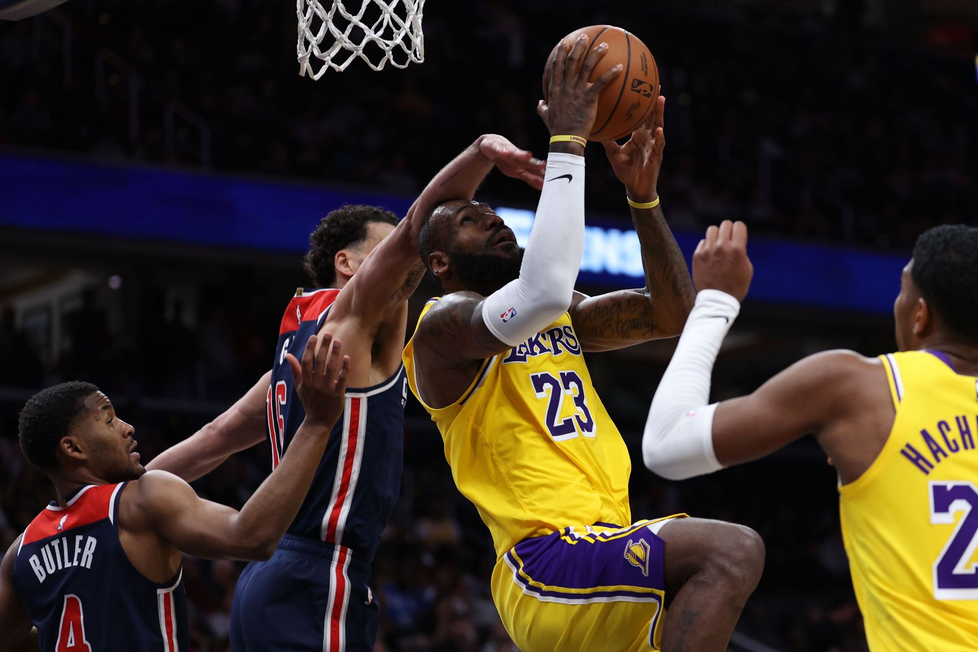 Los Angeles Lakers v Washington Wizards