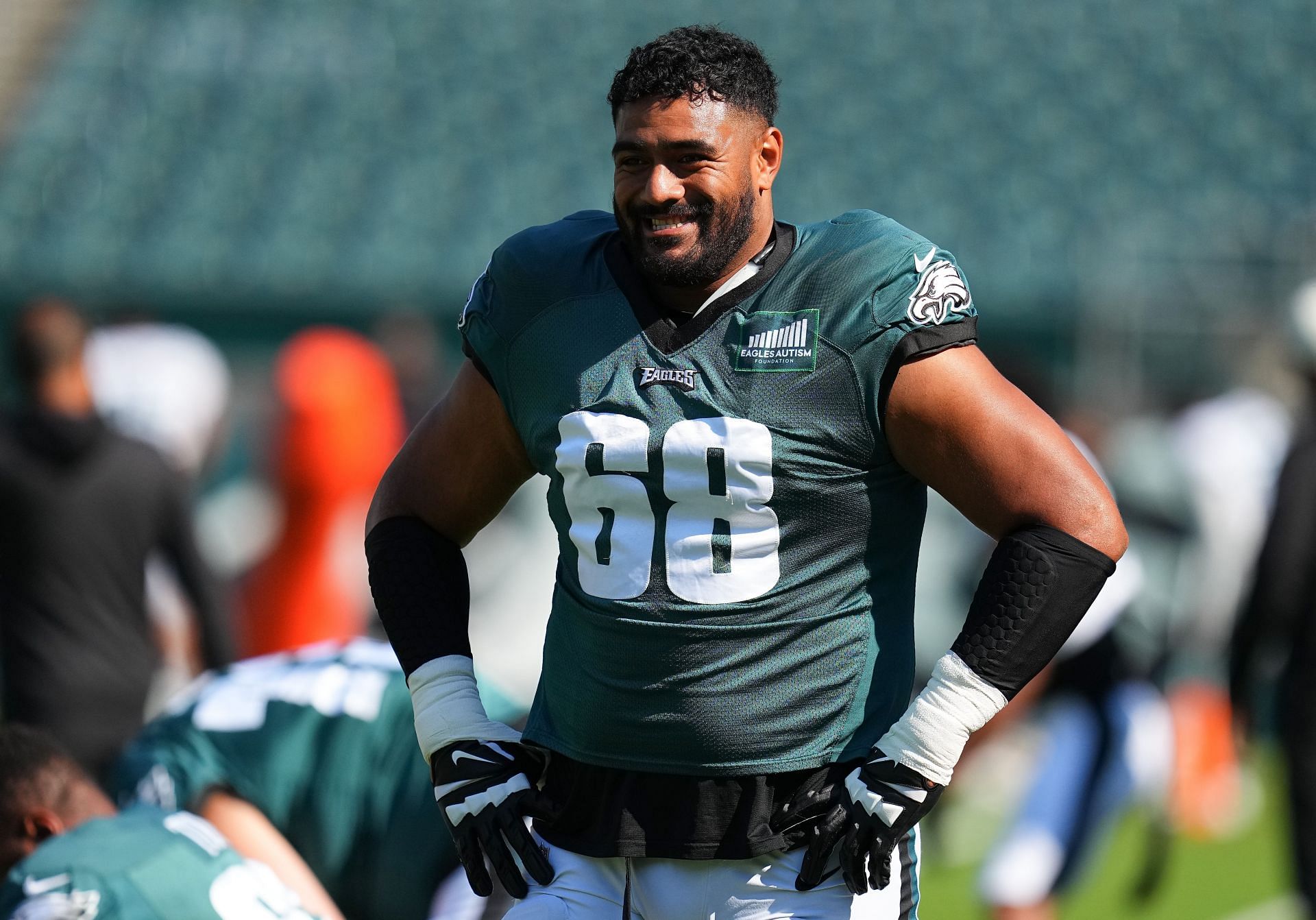 Jordan Mailata Contract: Eagles renew tackle with staggering $66,000,000  deal