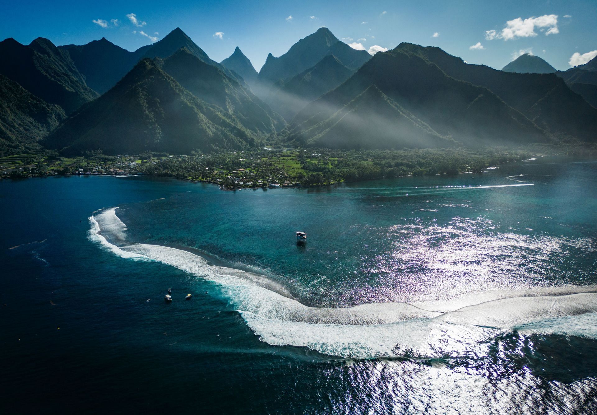 An aerial view of French Polynesia (Image via Getty)