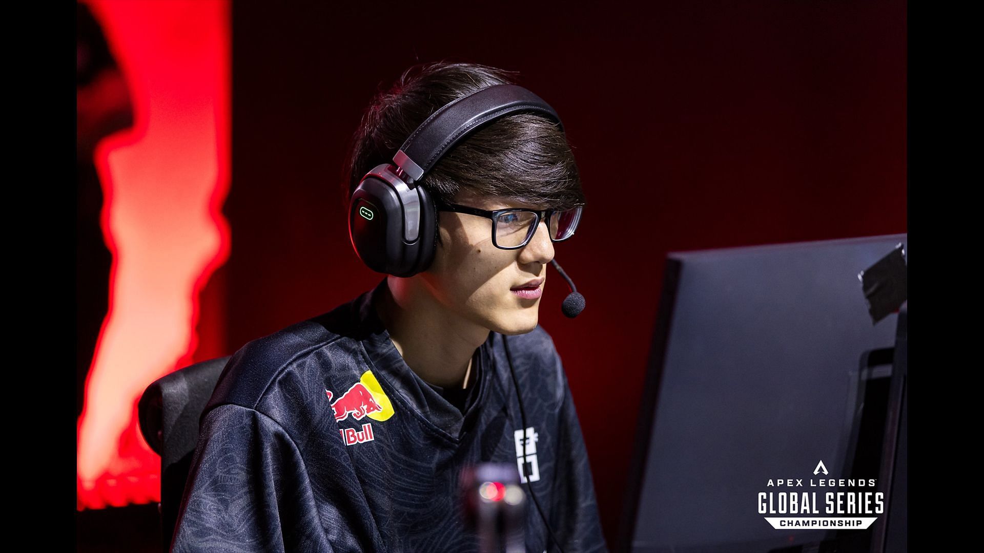 iiTzTimmy is one of the best movement players in Apex Legends (Image via Liquipedia)