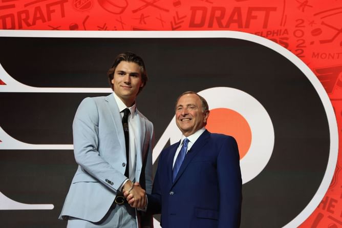 "Believe it's spelled 'Quitter'", "Philly fans in shambles" - NHL fans react as Cutter Gauthier signs three-year deal with Ducks