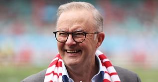 Sydney Swans pay emotional tribute to Bondi Junction victims ahead of Gold Coast Suns win, Prime Minister Anthony Albanese in attendance at SCG