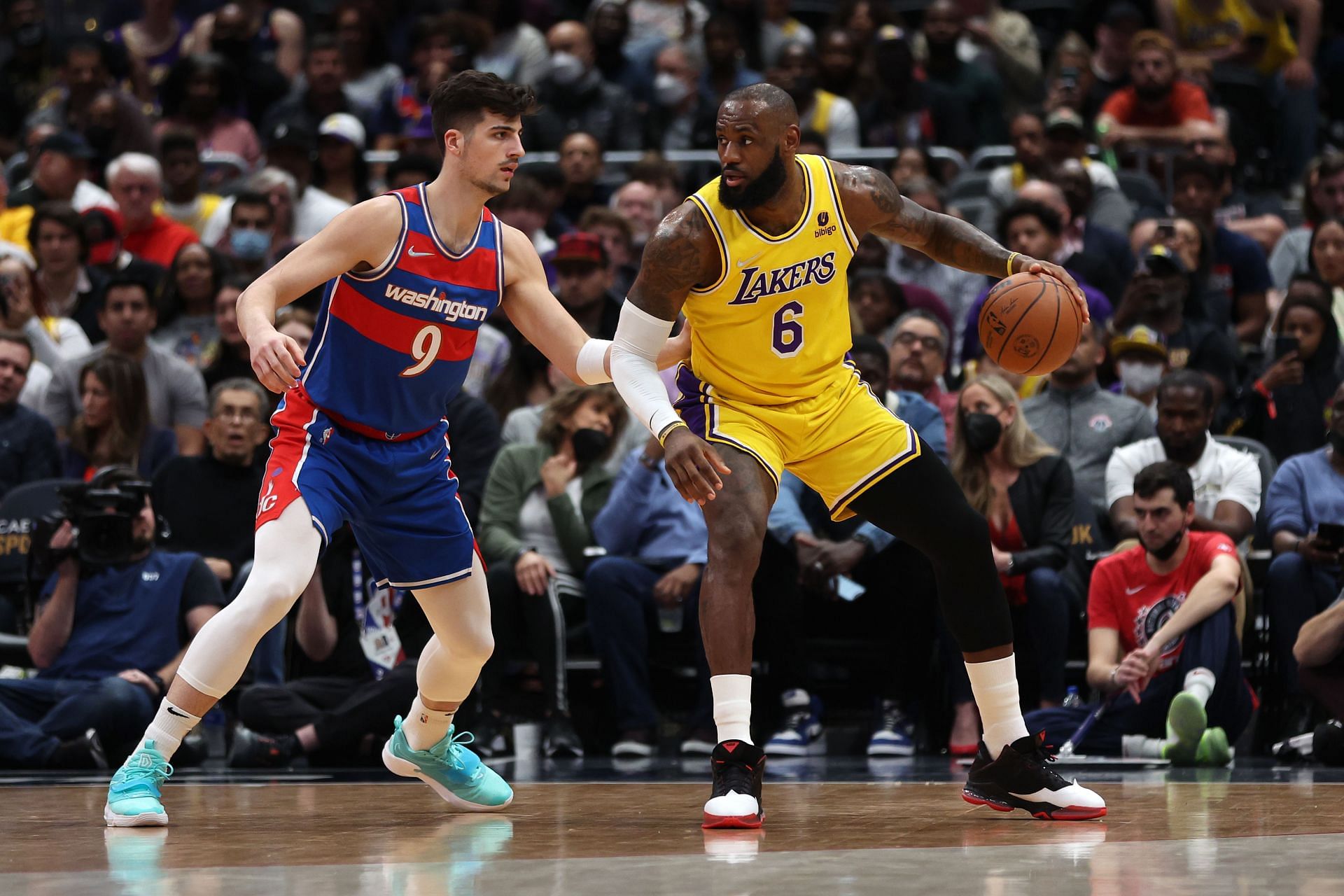 Los Angeles Lakers v Washington Wizards