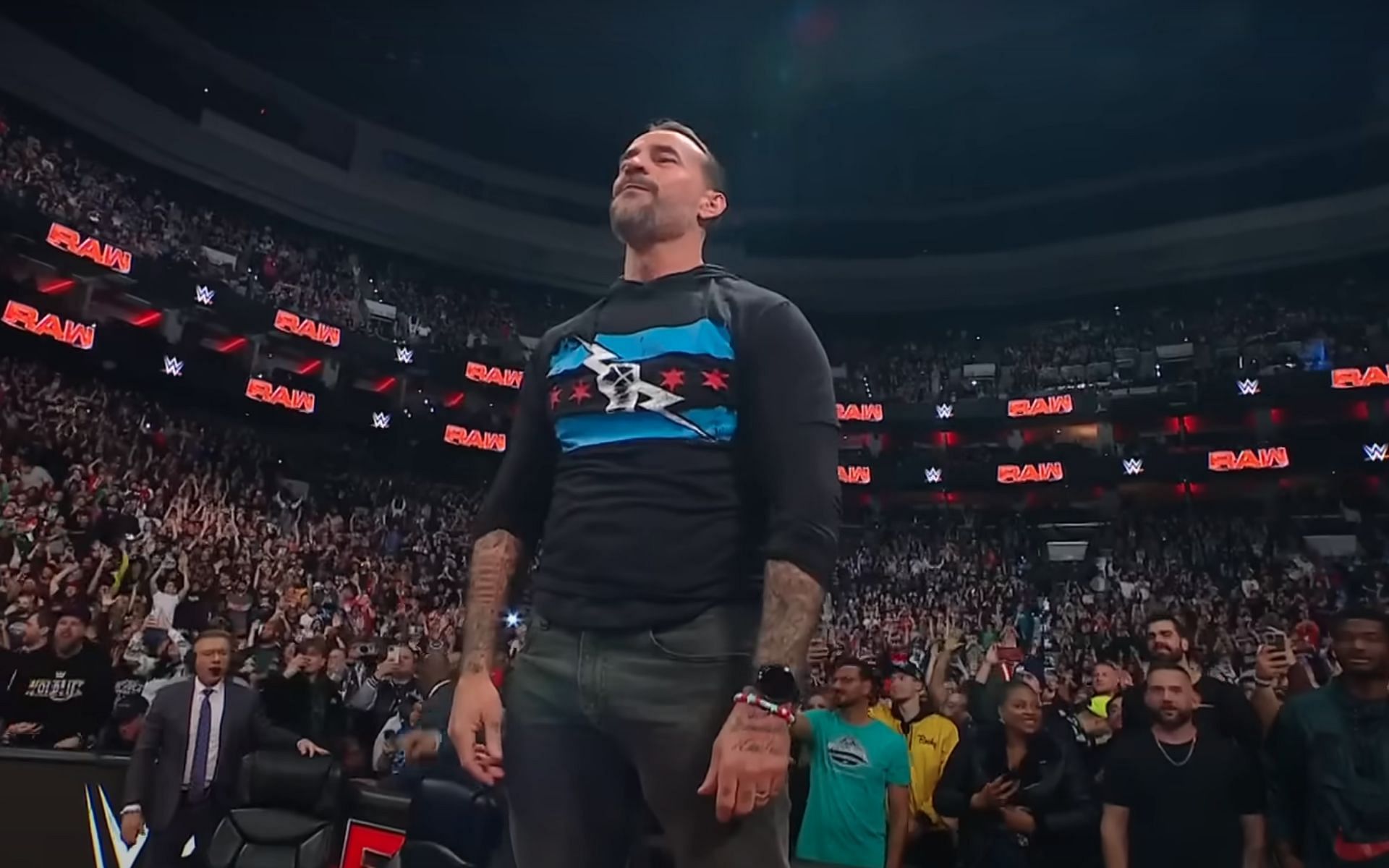 WWE दिग्गज सीएम पंक की अपीयरेंस देखने को मिली 