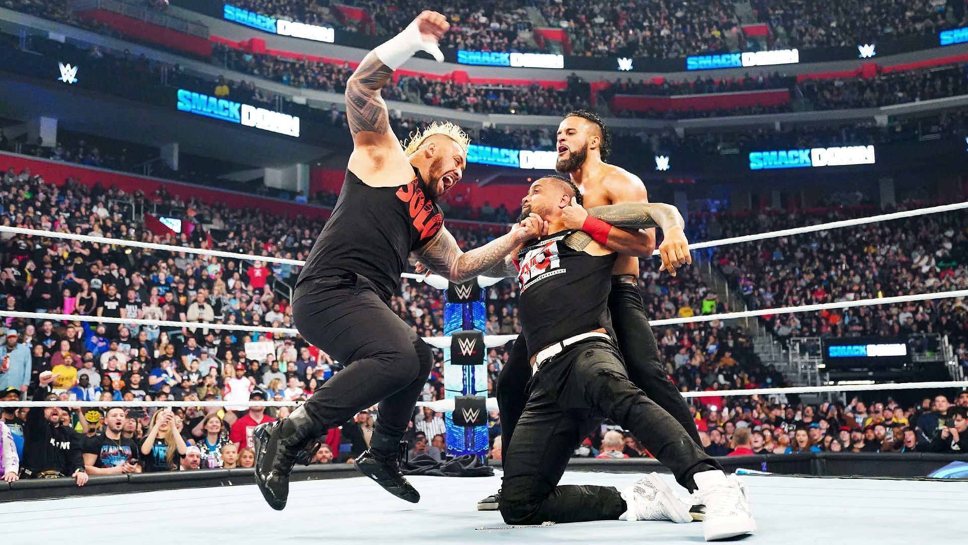 Solo Sikoa and Tama Tonga kick Jimmy Uso out of The Bloodline on WWE SmackDown