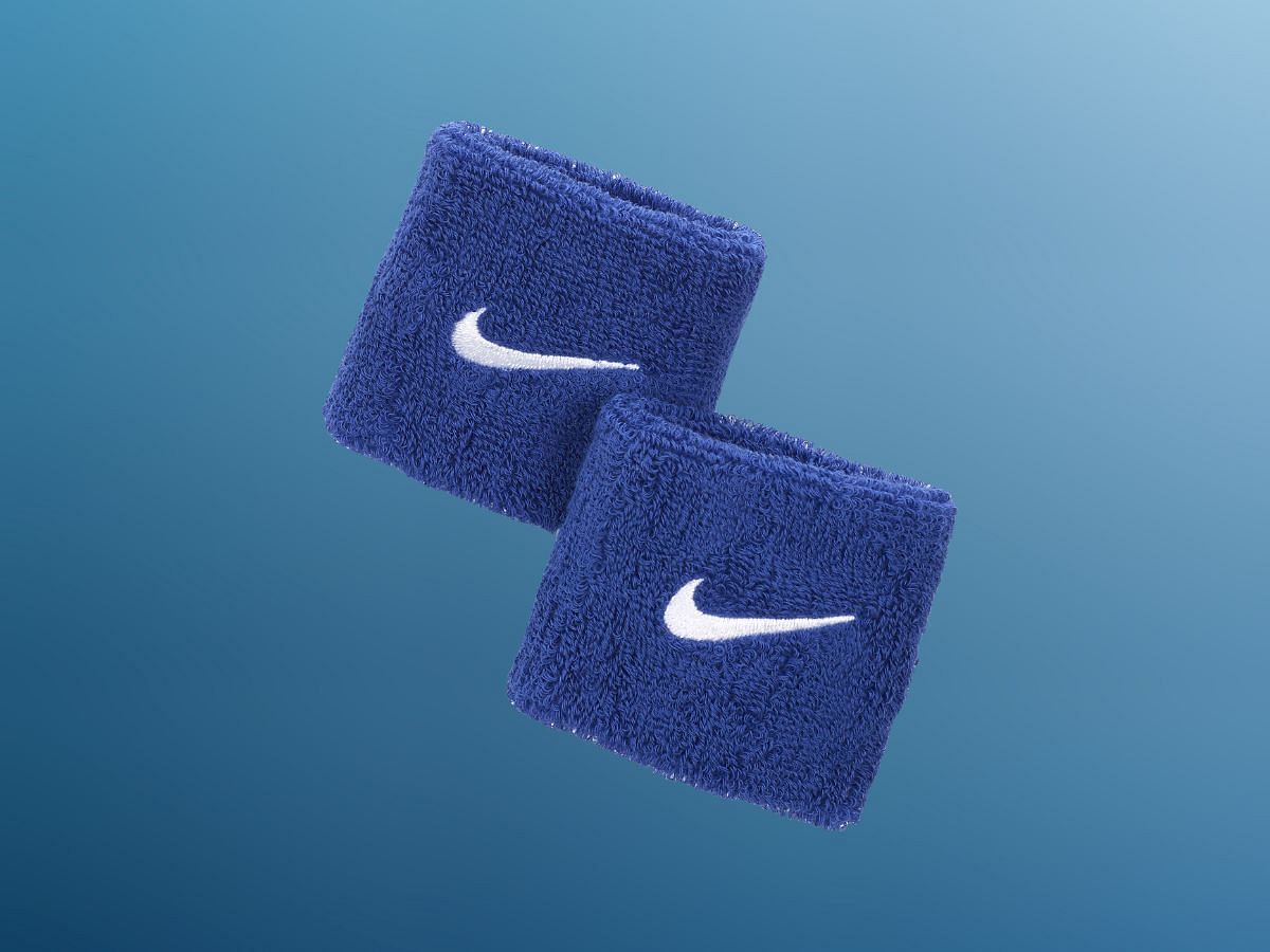 5 sport wristbands for athletes (Image via Nike)