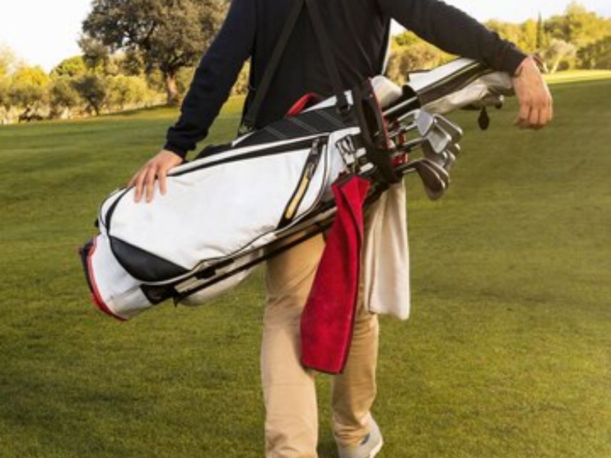 Golf towels for better hygiene (Image via Freepik)