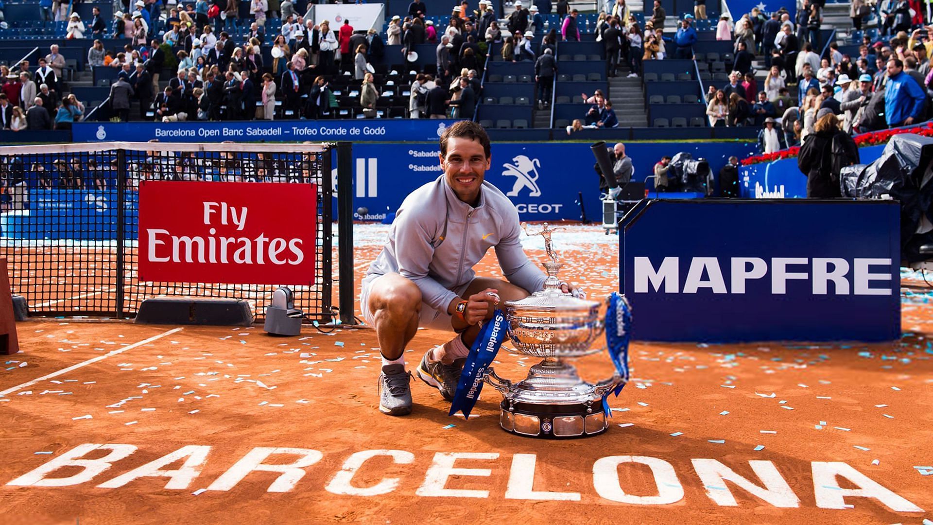 Rafael Nadal with the title at the Barcelona Open in 2021