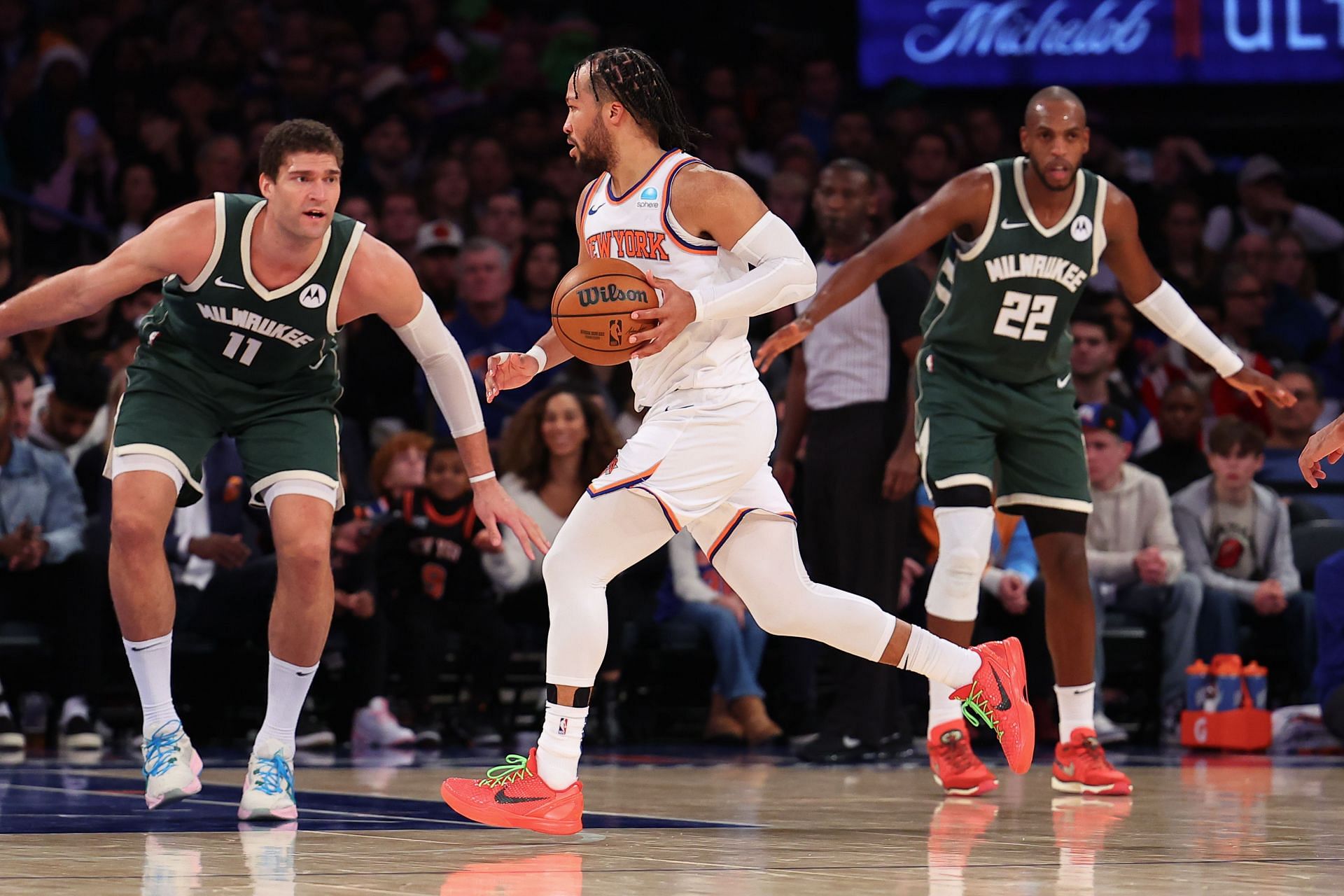 Milwaukee Bucks v New York Knicks