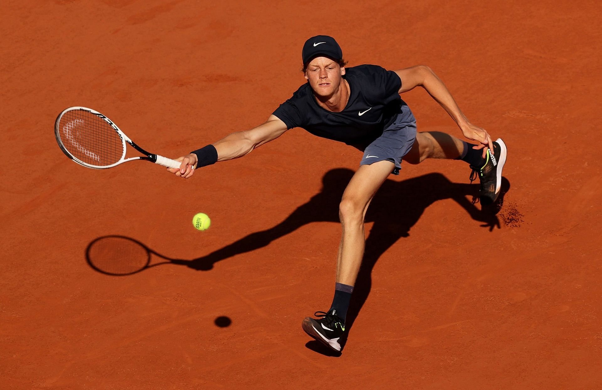 Jannik Sinner in action at the 2021 French Open