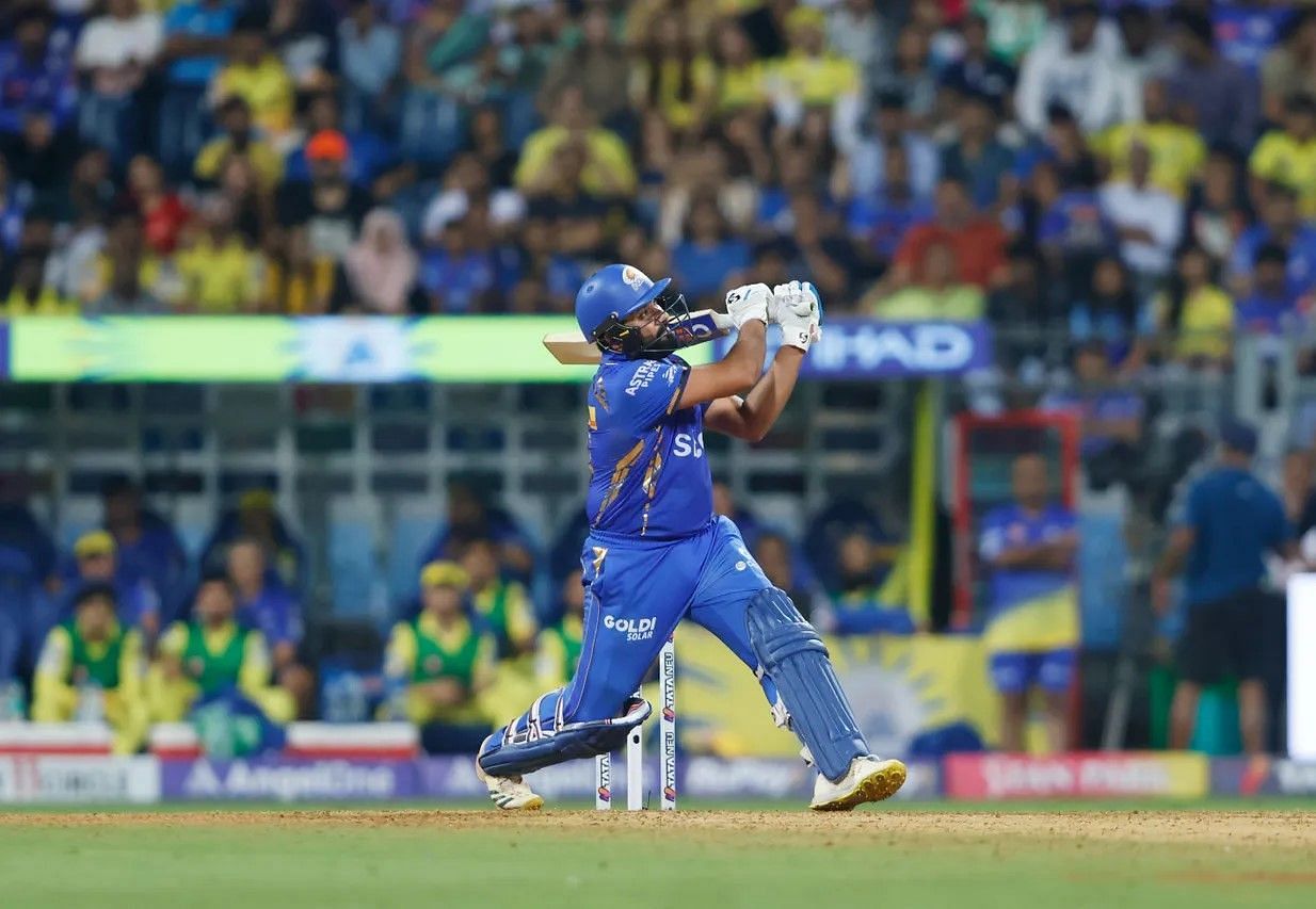 रोहित शर्मा बल्लेबाजी के दौरान (Photo Credit - IPL)
