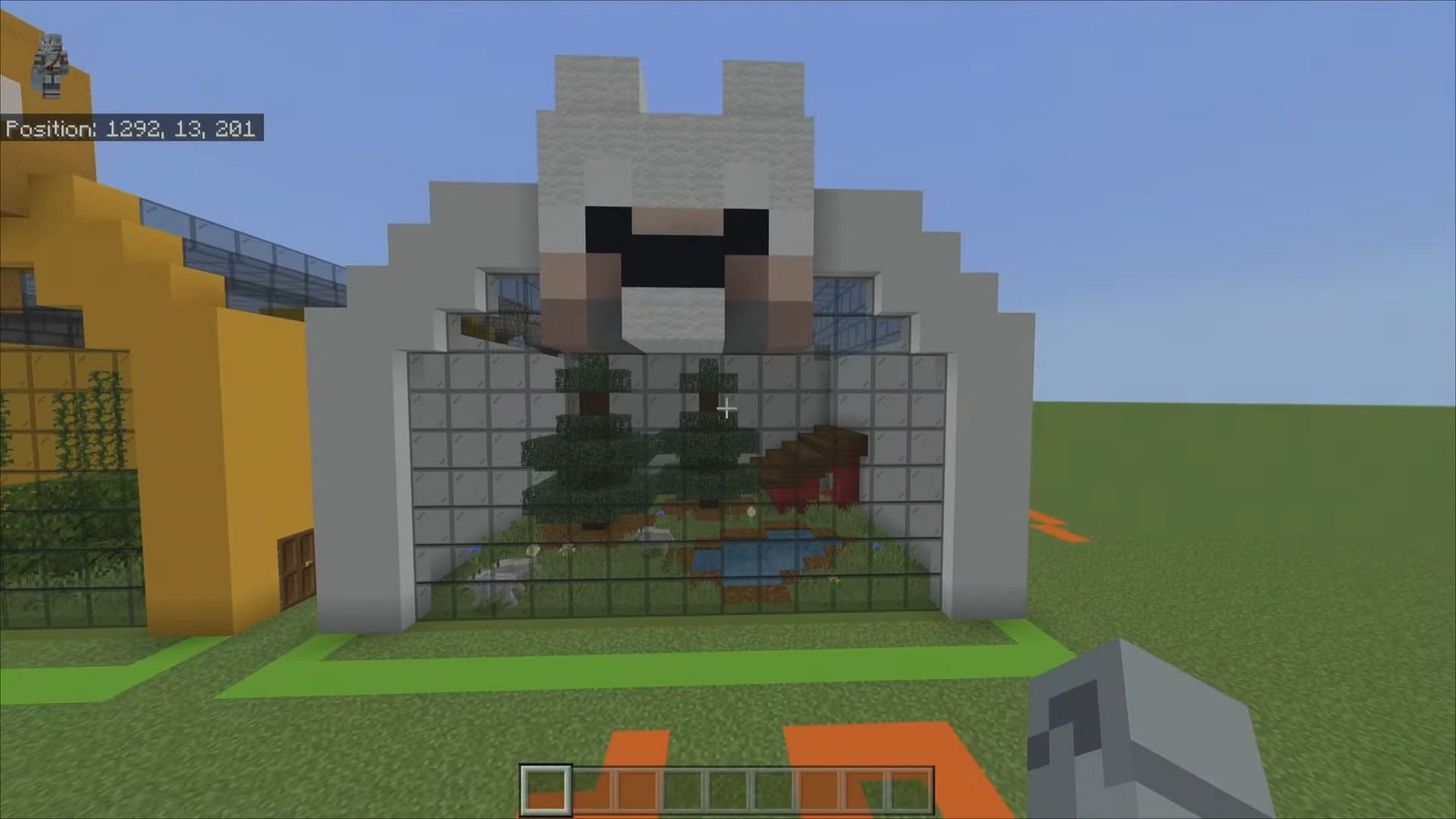 A wild wolf enclosure could make for a nice attraction in a Minecraft zoo thanks to the new wolf variants (Image via JustMatthew/YouTube)