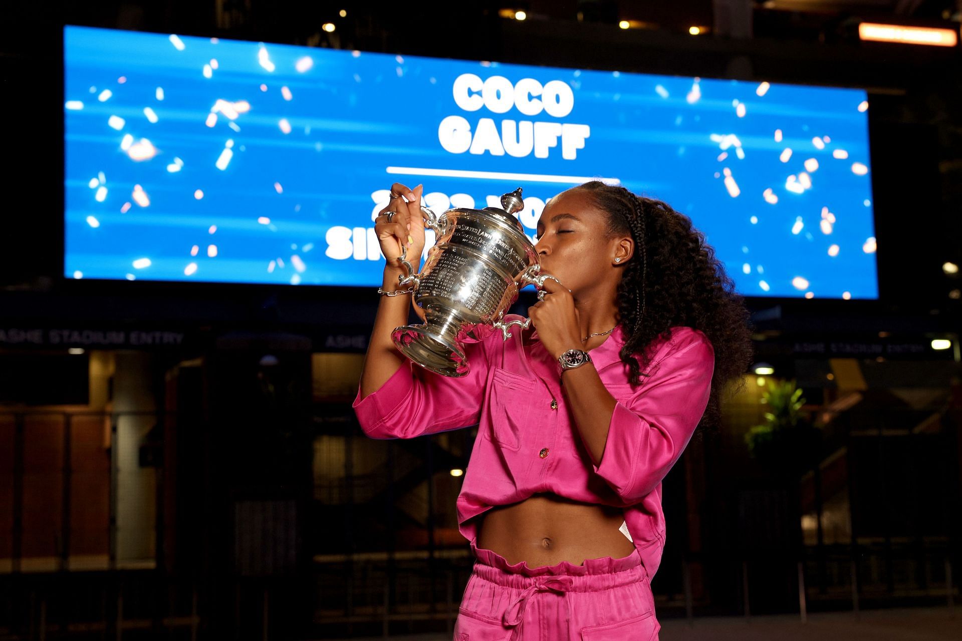 Gauff with her US Open trophy