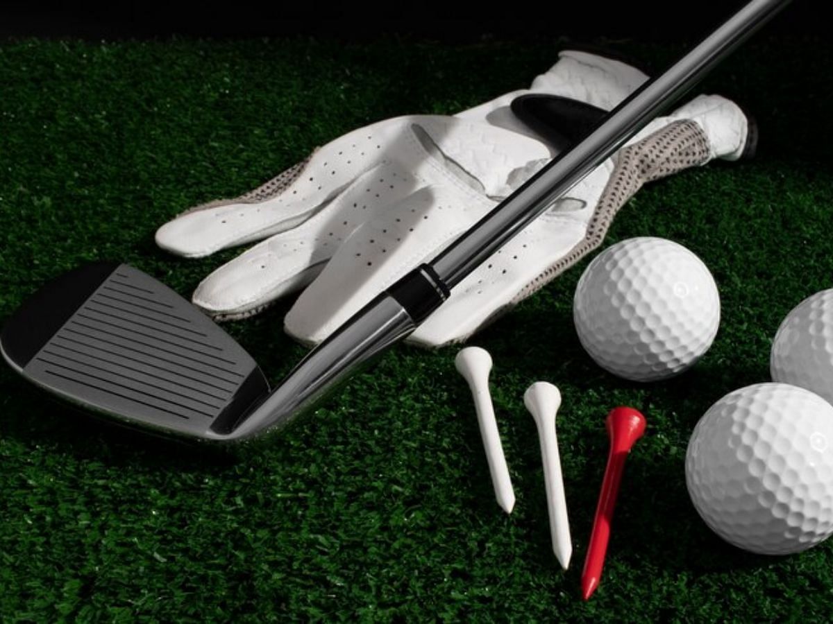 Things to consider when shopping for golf essentials(Image via Freepik)