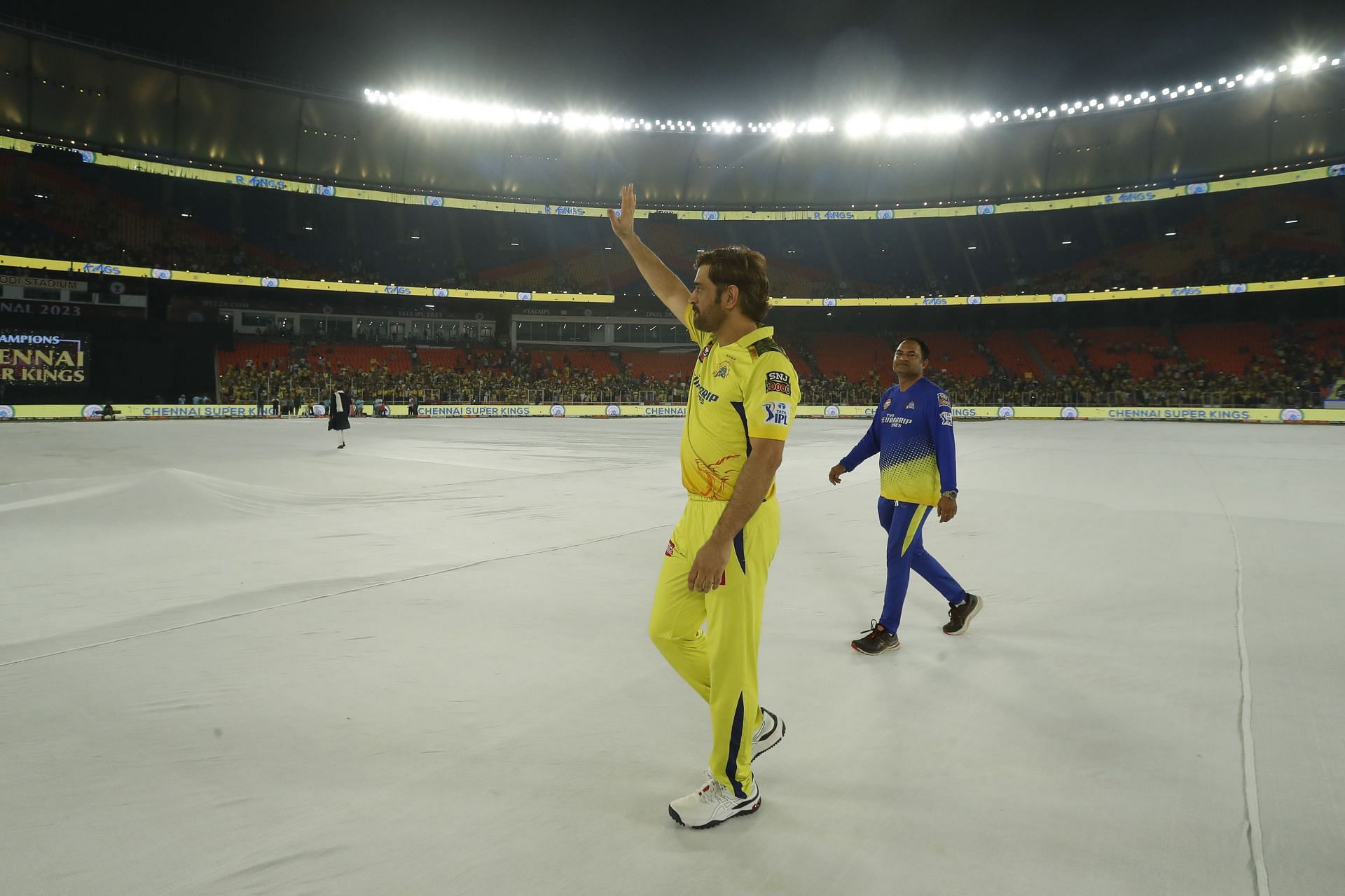 Can MS Dhoni help Chennai Super Kings win tonight? (Image: Getty)