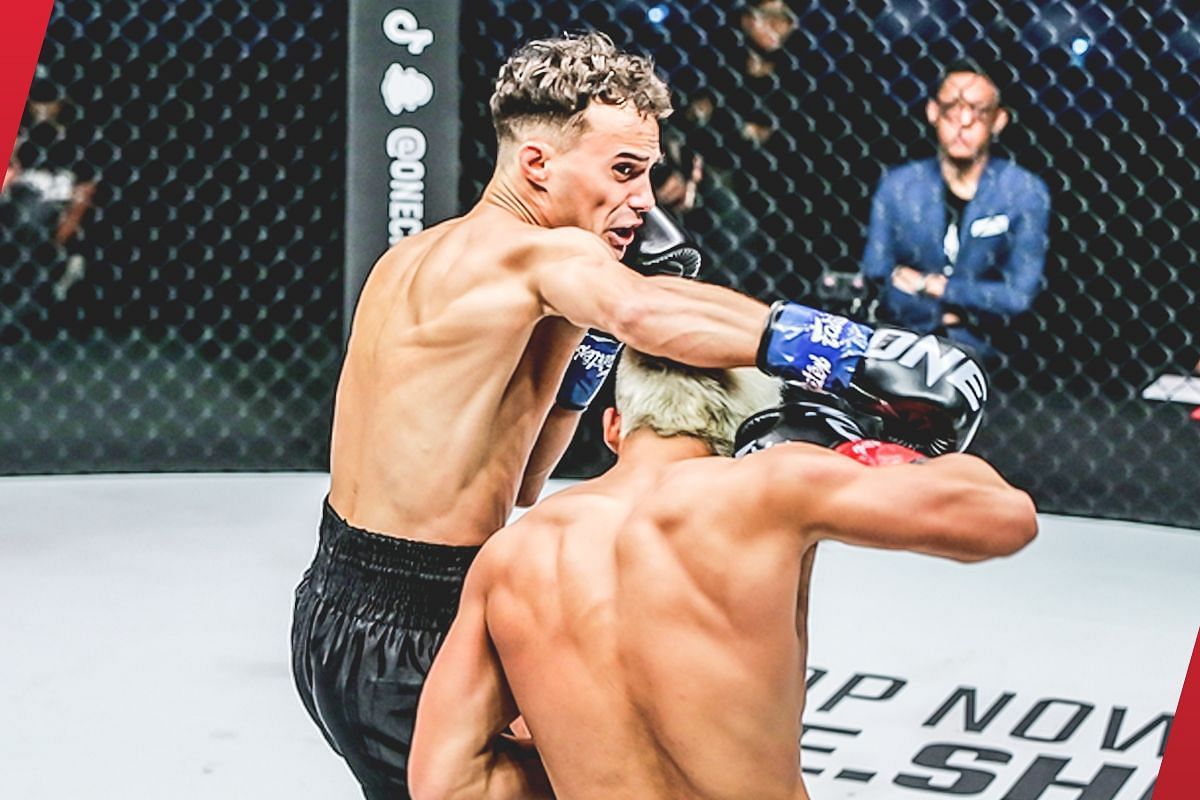 Jonathan Di Bella fighting Zhang Peimian | Image credits: ONE Championship