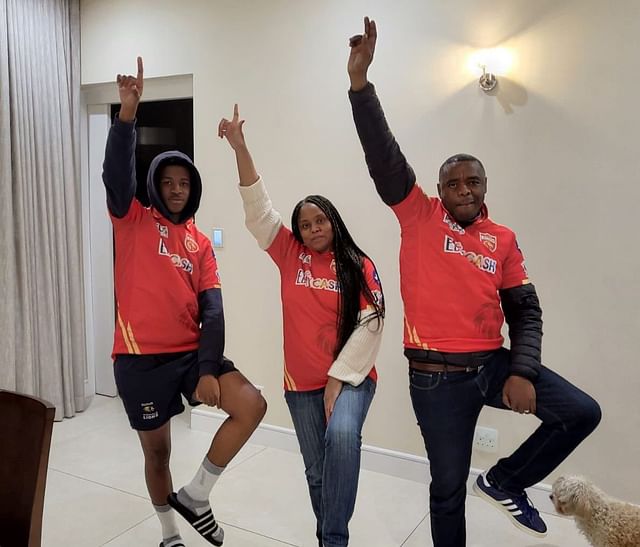 Kagiso Rabada's Family Replicate Shikhar Dhawan's Thigh-five Pose 