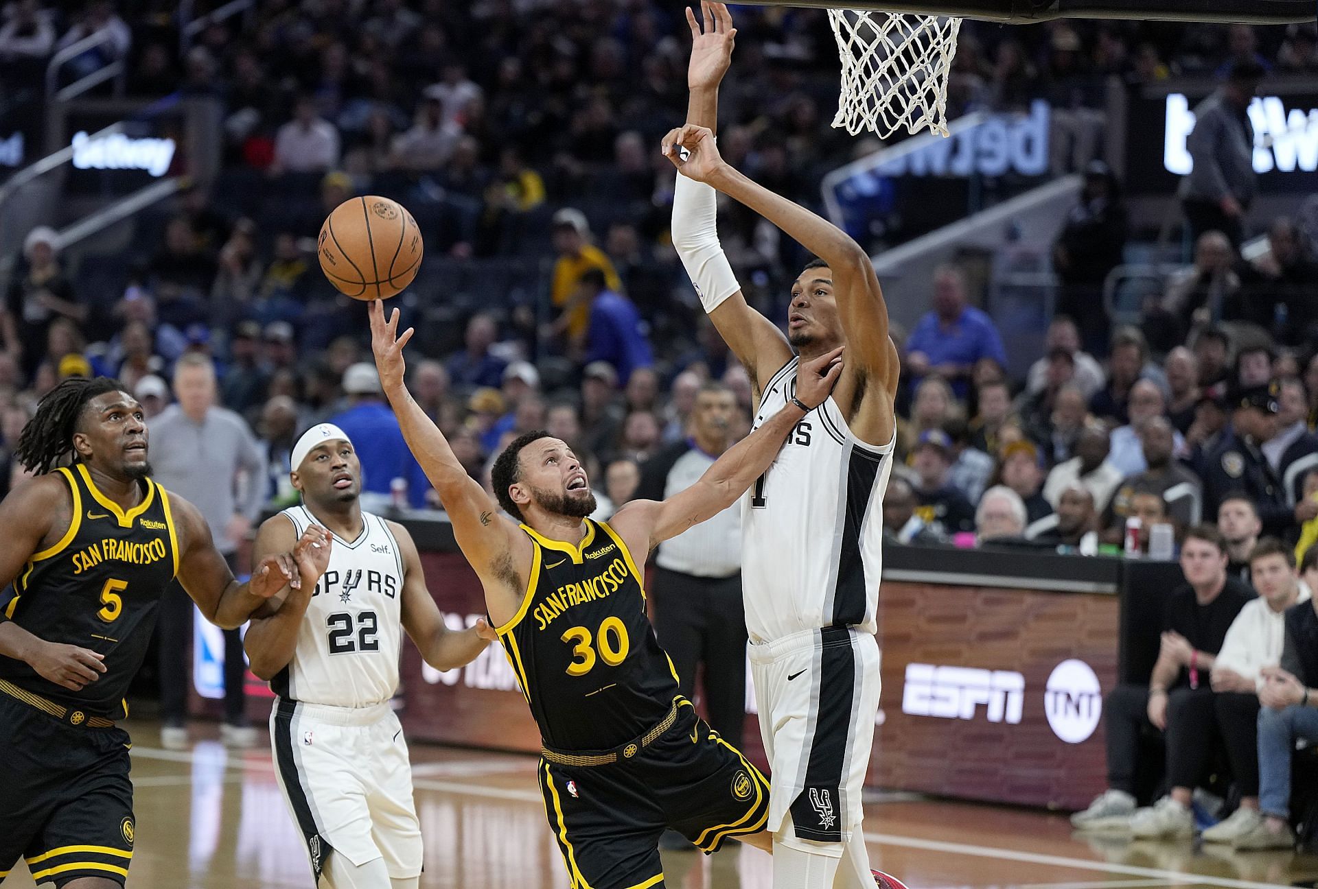 San Antonio Spurs v Golden State Warriors