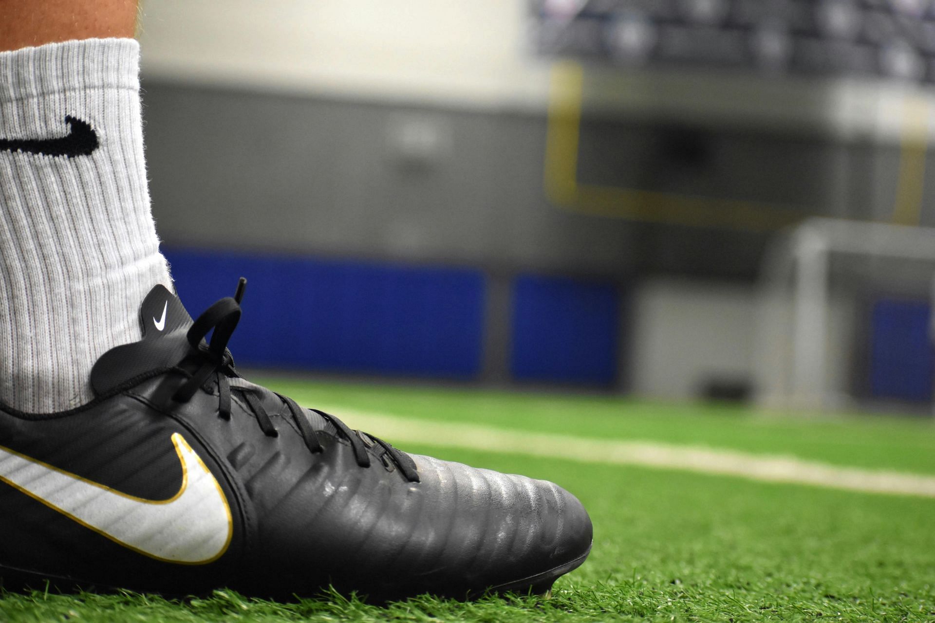 Steps to clean soccer cleats (Image via Pexels/@ Kevin McCartney)
