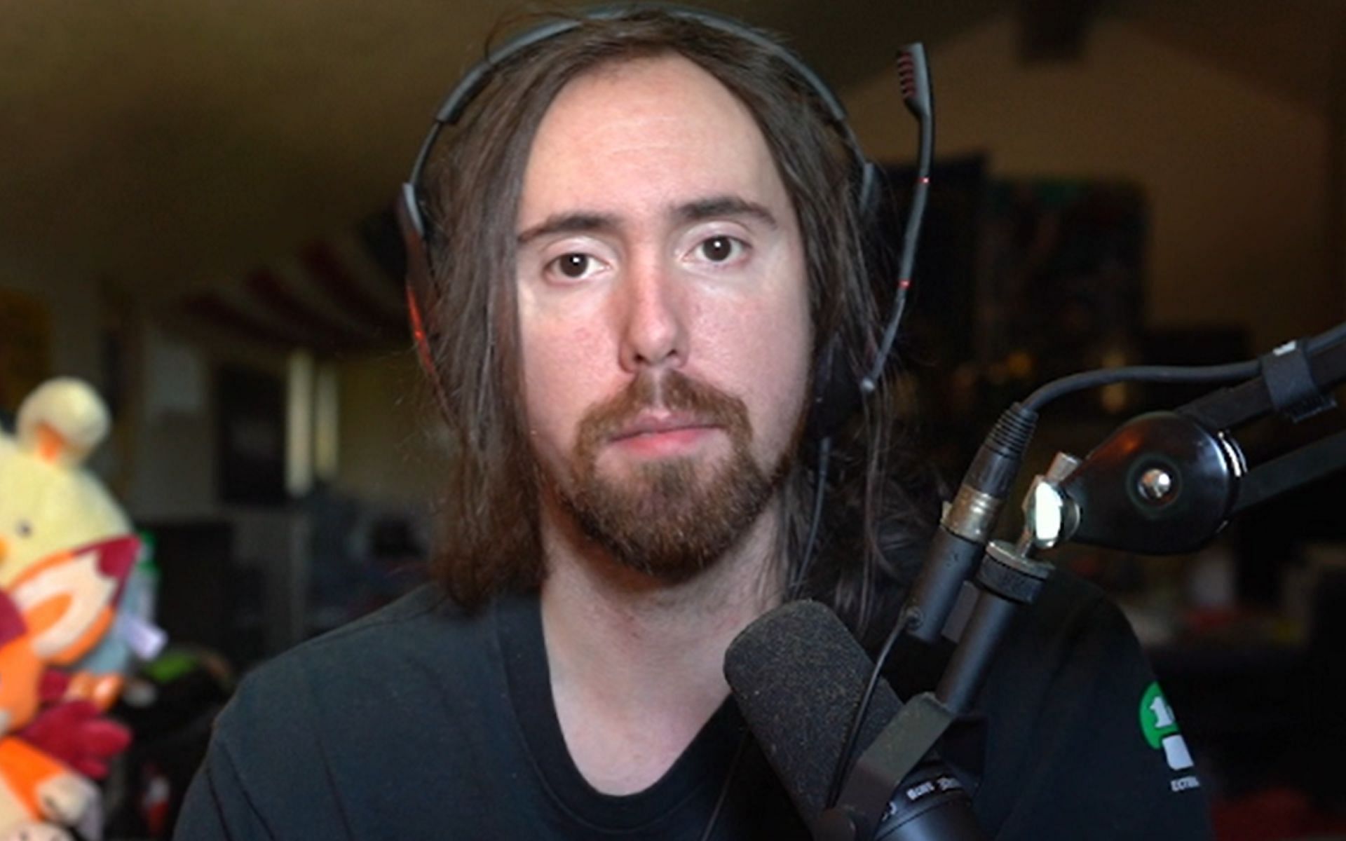 Asmongold unhappy with WoW Classic SoD Phase 3 having the &quot;most difficult raid&quot; (Image via Zackrawrr/Twitch)